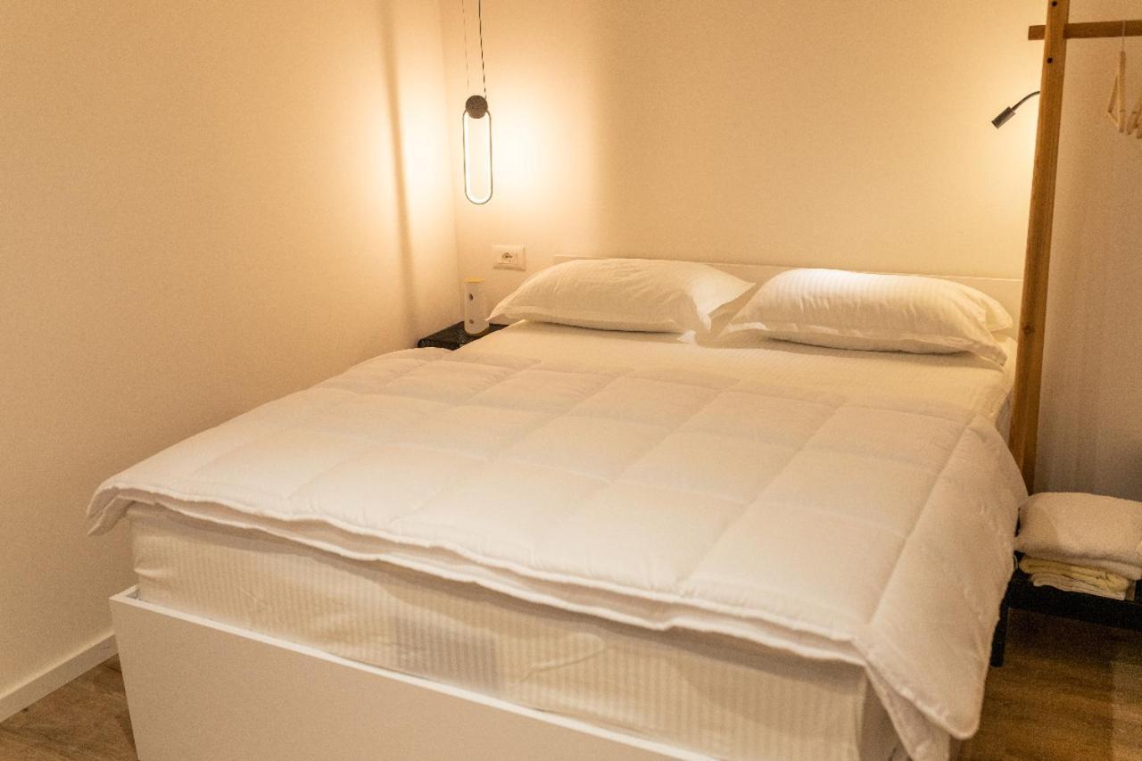 Blloku Studio Apartament Tirana Bagian luar foto